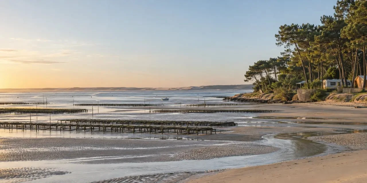 Camping bassin d arcachon Fontaine Vieille en bord de plage face au Bassin