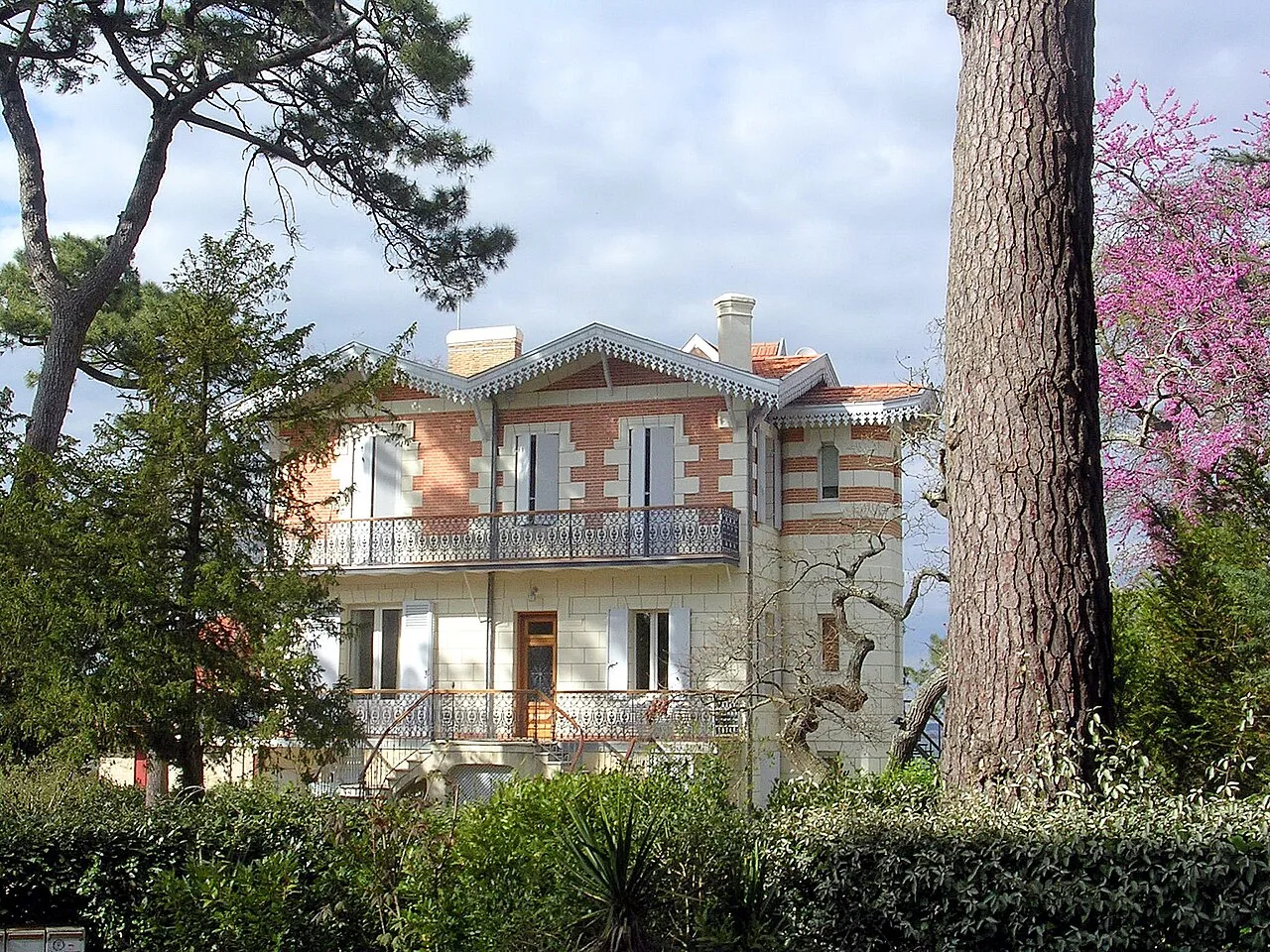 Une villa de la Ville d’Hiver d’Arcachon, avec ses toits et balcons